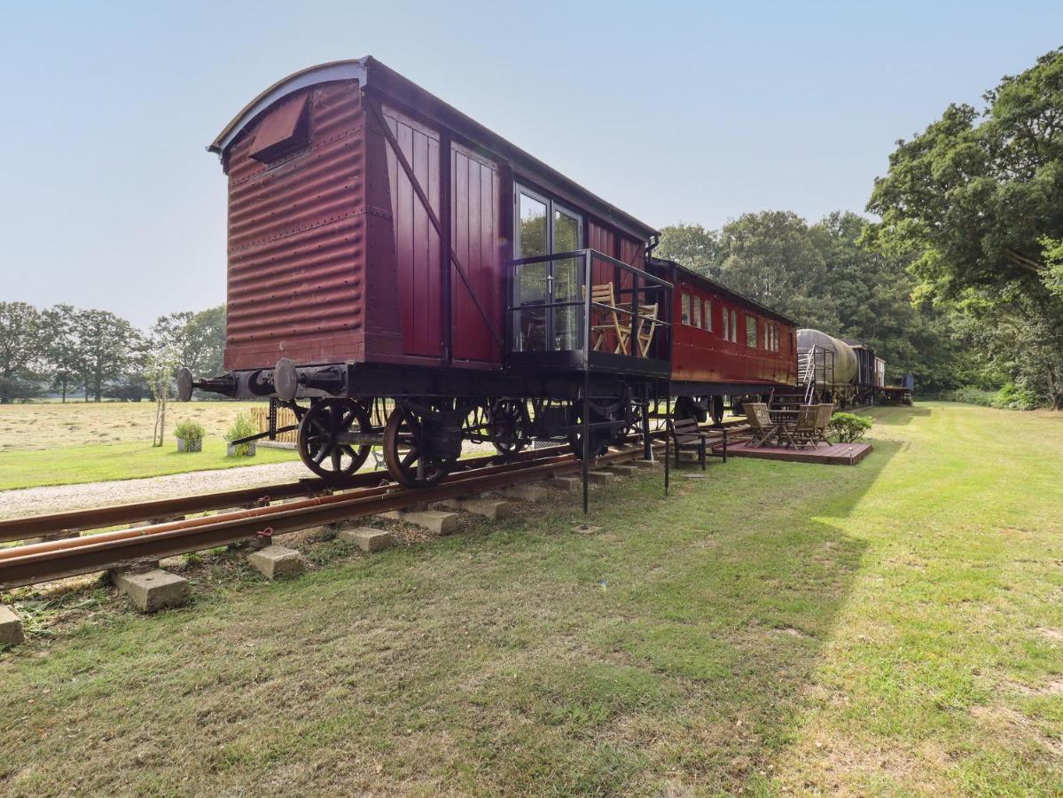 The Carriage At High Barn Heritage Холстед Экстерьер фото