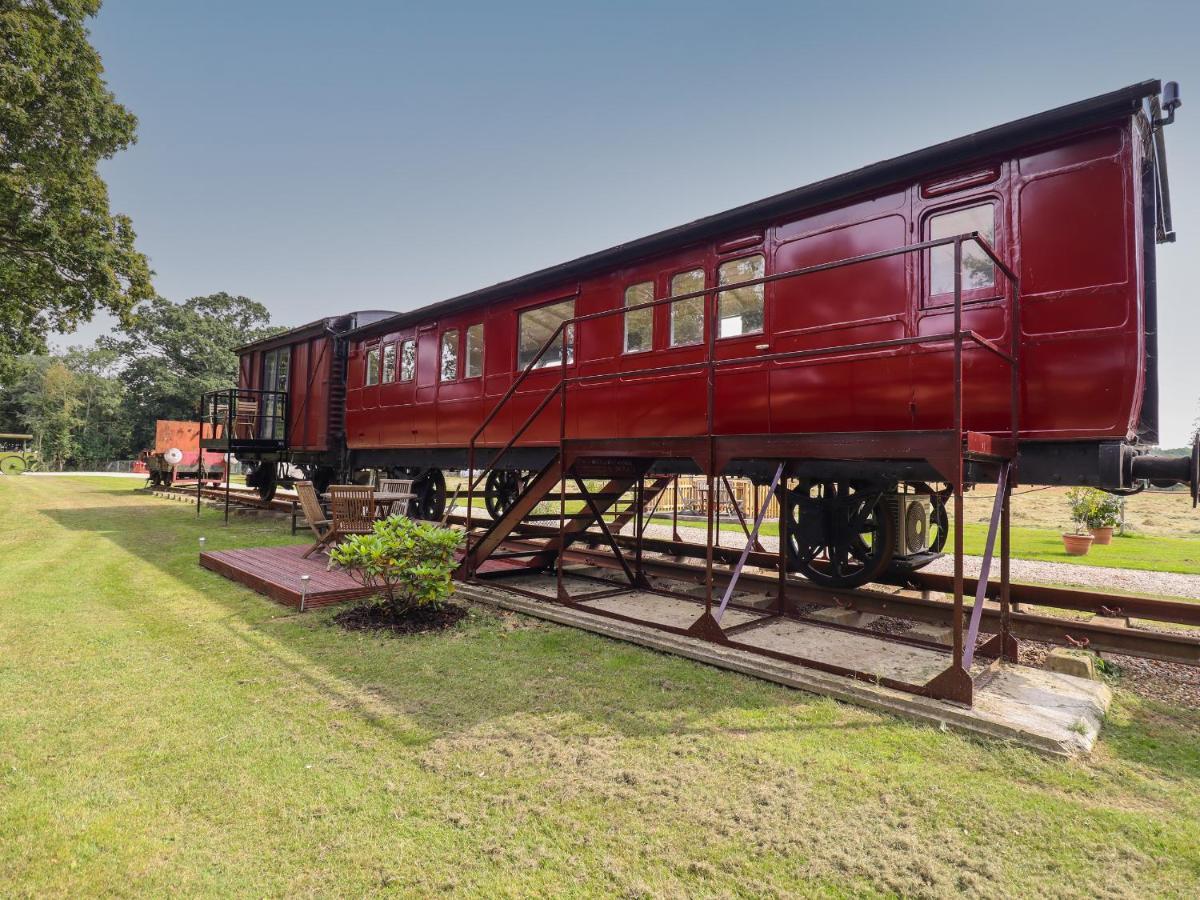 The Carriage At High Barn Heritage Холстед Экстерьер фото